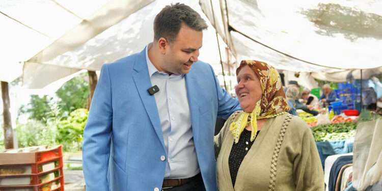 Beşiktaş Belediyesi Başkan Vekili'nden semt pazarı ziyareti