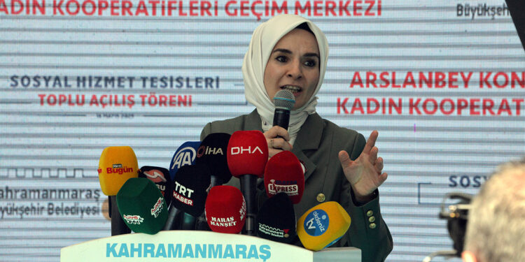 Bir milleti, bir ve beraber kılan güçlü aile yapısıdır