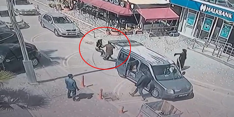 Boşanma aşamasındaki eşini kaçırmaya çalıştı; 4 tutuklama