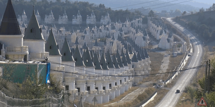 'Burj Al Babas' projesinin yöneticilerine 885 yıl hapis talebi