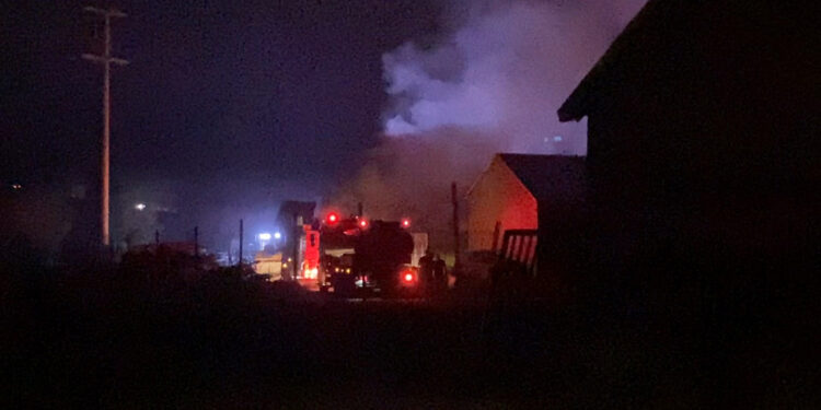 Bursa'da mobilya imalathanesindeki yangın söndürüldü