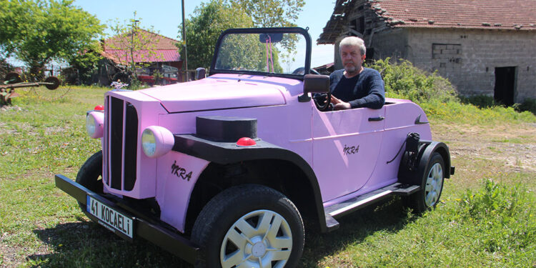 Çapa motoruyla nostaljik otomobil yaptı