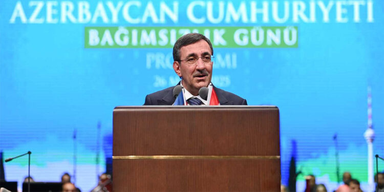 Azerbaycan ile ticaret hacmini 15 milyar dolara ulaştırma hedefimize ilerlemekteyiz