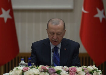 Türkiye'yi çok daha güçlü yarınlara hep birlikte taşıyacağız