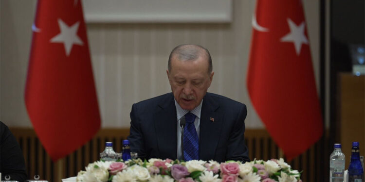 Türkiye'yi çok daha güçlü yarınlara hep birlikte taşıyacağız