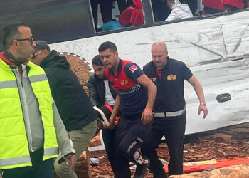 Çanakkale'de zincirleme kaza; 6 ölü, çok sayıda yaralı var