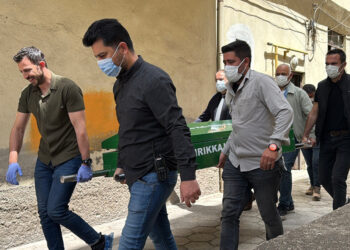 Çilingirle girilen evde, derin dondurucuda parçalanmış ceset bulundu