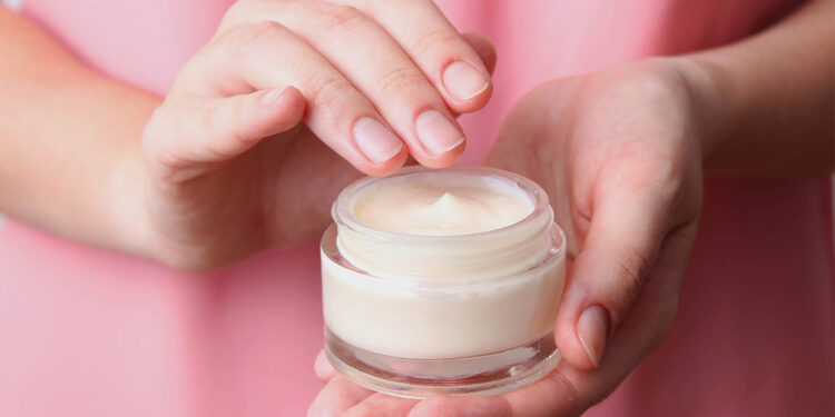 Cilt güzelliği için kullanılan östrojen kremi, tehlike saçıyor