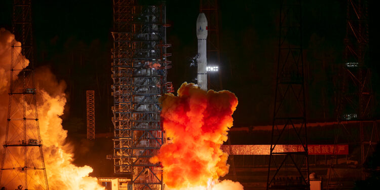 Çin, asteroit keşfi için 'Tianwen-2’yi uzaya gönderdi