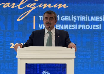 Çocuklarımızın ana dil konusunda eksikliklerinin olmaması gerekiyor