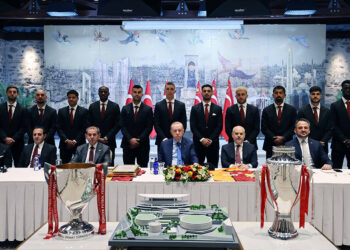 Cumhurbaşkanı Erdoğan, şampiyon Galatasaray'ı kabul etti