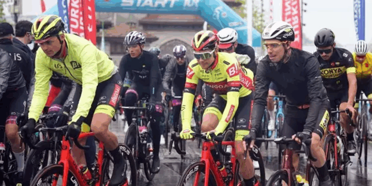 Cumhurbaşkanlığı Bisiklet Turu'nun 5'inci etabına 'yağmur' engeli