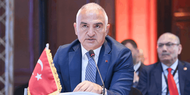 D-8 ülkeleri turizm bakanları Kahire’de bir araya geldi