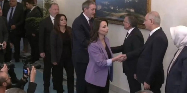 DEM Parti heyeti AK Parti'yi ziyaret etti