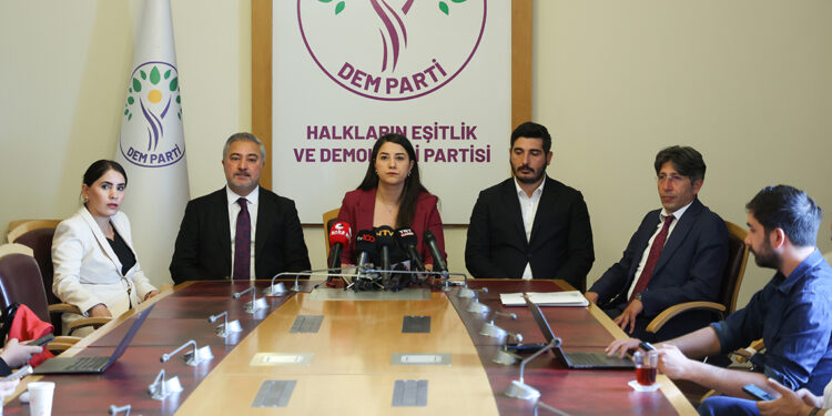 DEM Parti'den '10'uncu Yargı Paketi' eleştirisi