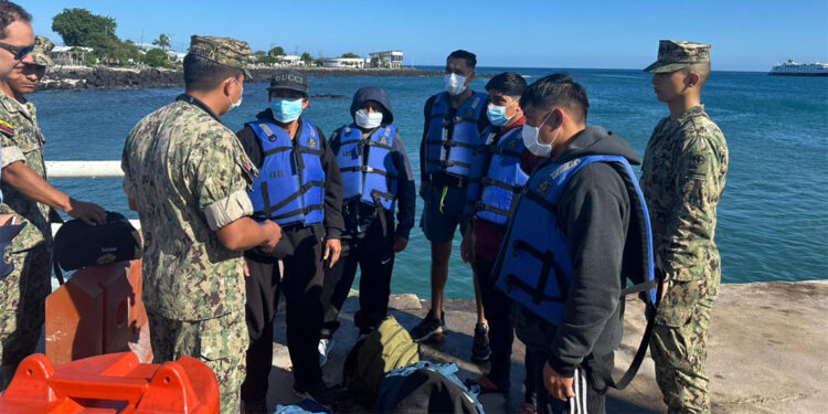 55 gündür suda sürüklenen beş balıkçı kurtarıldı