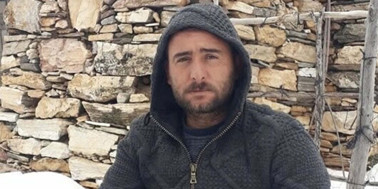 Alaşehir'de devrilen traktörün sürücüsü öldü