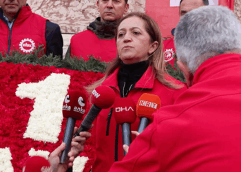 DİSK'ten Taksim Meydanı'nda basın açıklaması