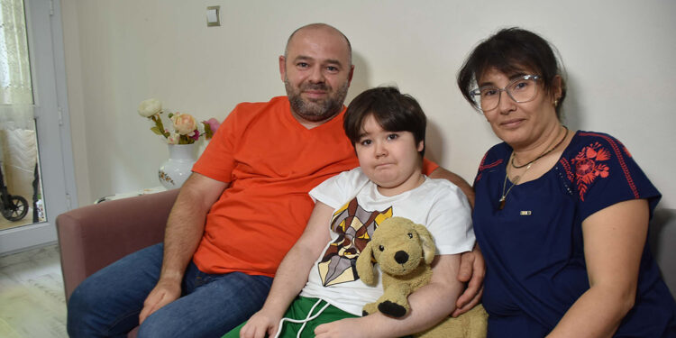 DMD'li Aras'ın babasından 'ilaç' çağrısı