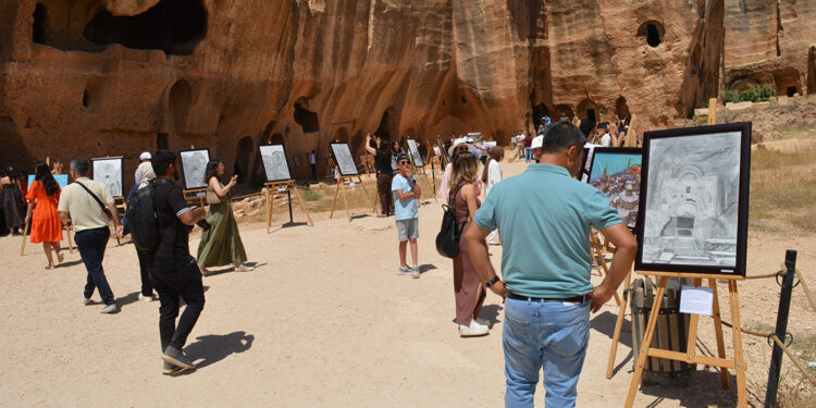 Dara Antik Kent’te ‘Kalemin Ustaları Resim Sergisi’