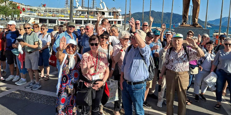 Datça'da Avusturyalı emekli turistler, esnafı hareketlendirdi