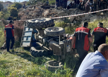 Devrilen traktördeki ortaokul öğrencisi Edanur öldü