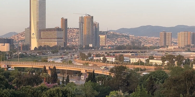 Ege Denizi'nde 6 büyüklüğünde deprem oldu