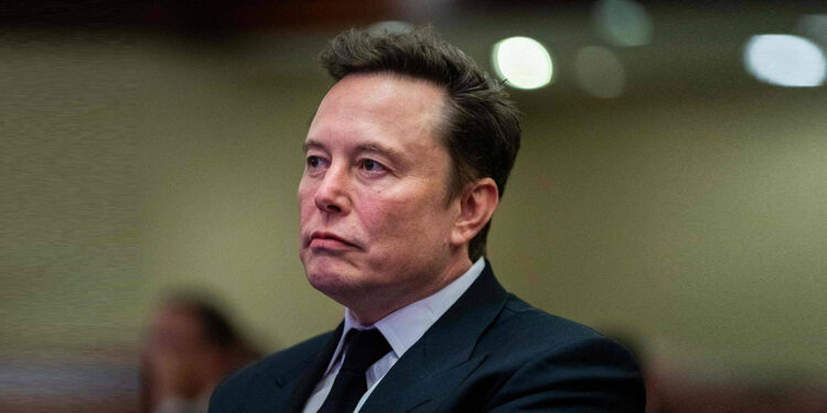 Elon Musk X'te yaşanan erişim sorunlarına ilişkin açıklama yaptı