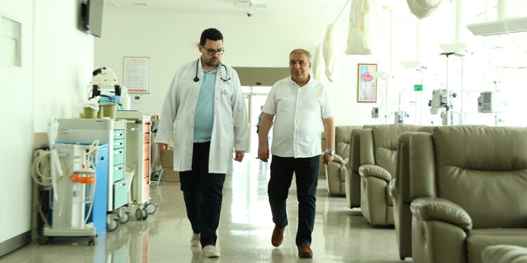 Emekli polis, 4'üncü evre kanseri yendi