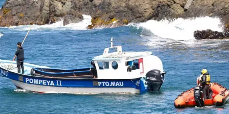 Endonezya'da turist teknesi battı: 7 ölü, 34 yaralı