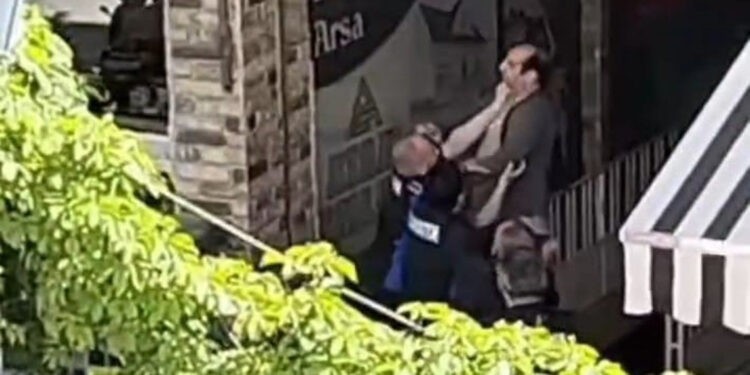 Engelli esnaf ile zabıta arasında arbede