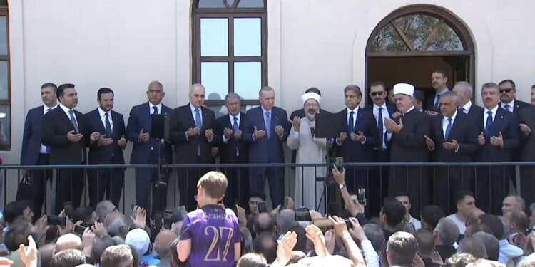 Erdoğan, Gümrükçü İshak Ağa Camisi’nin açılış törenine katıldı