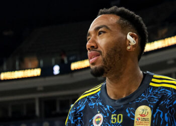 Fenerbahçe Beko Galatasaray'ı mağlup ederek sezonu lider olarak tamamladı