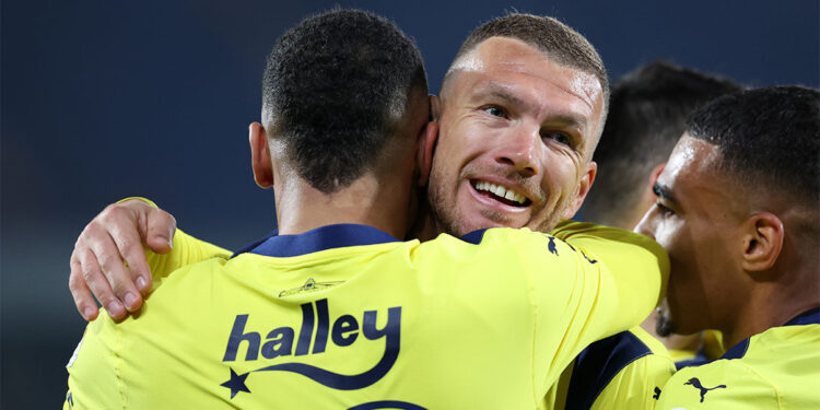 Edin Dzeko Fenerbahçe'ye veda etti