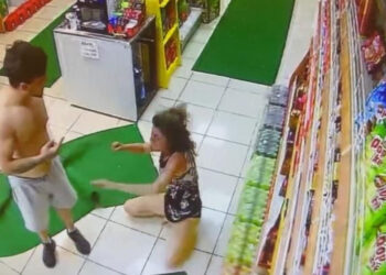 Fethiye'de akaryakıt istasyonunda bir kadına şiddet kamerada