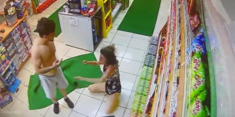 Fethiye'de akaryakıt istasyonunda bir kadına şiddet kamerada