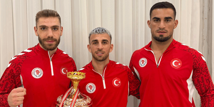 Fenerbahçeli milli boksörler İran’da 4 madalya kazandı