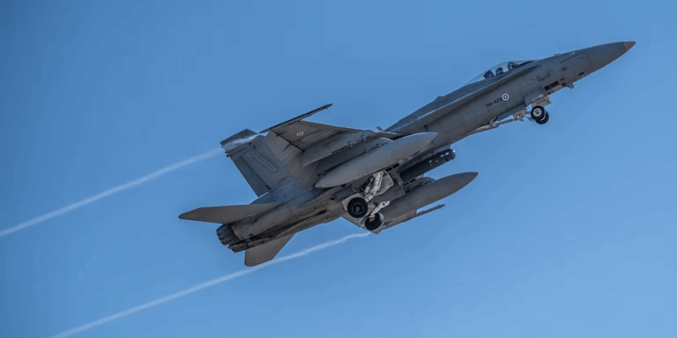 Finlandiya'da savaş uçağı düştü