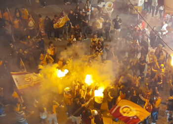 Galatasaray'ın şampiyonluğu Kuşadası’nda coşkuyla kutlandı