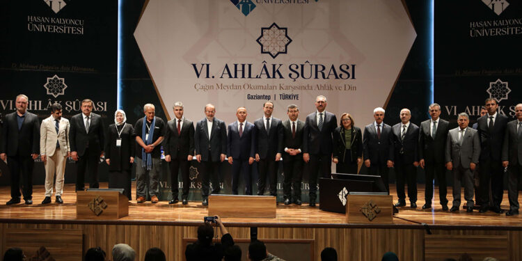 Gaziantep’te, ‘Ahlak Şurası’ başladı