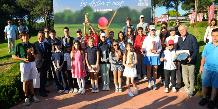 Girls Captain Trophy 2025 by Aylin Evyap turnuvası tamamlandı