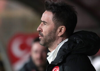 Gökhan Gönül, Ümit Millî Takım'daki görevinden ayrıldı