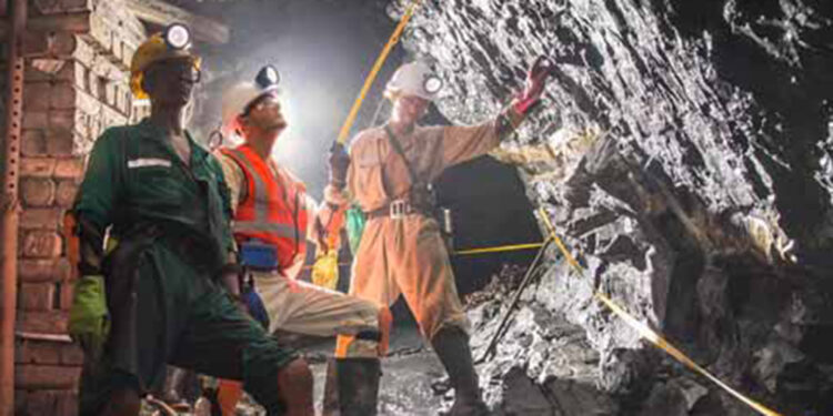 Güney Afrika'daki altın madeninde 260 işçi mahsur kaldı