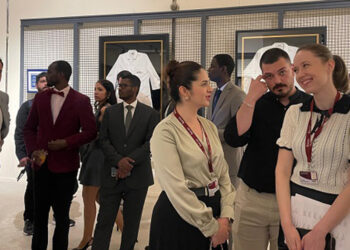 Güven Hastanesi'nden '50 Sanatçı & 50 Eser' sergisi