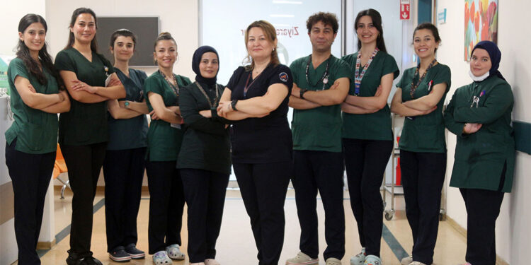 Hastalarının mutluluğu, yorgunluklarını unutturuyor