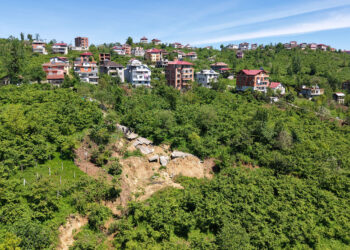 Heyelan sonrası alternatif yolda ‘vahşi hayvan’ korkusu