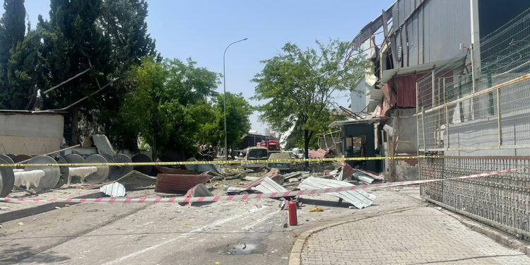 Halı fabrikasında buhar kazanı patladı; 7 yaralı