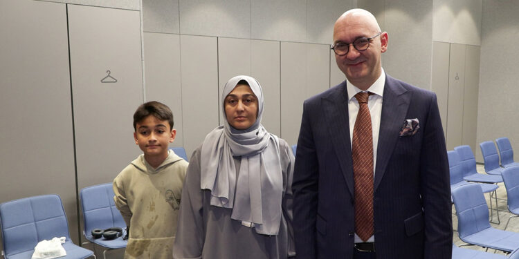 Hamileyken böbrek kanseri olduğunu öğrendi; oğluna doktorunun adını verdi