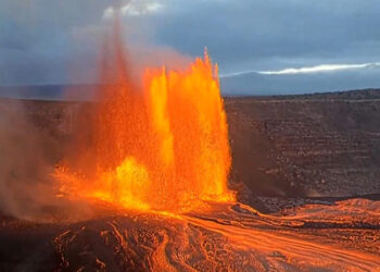 Hawaii'de Kilauea Yanardağı yeniden lav püskürttü