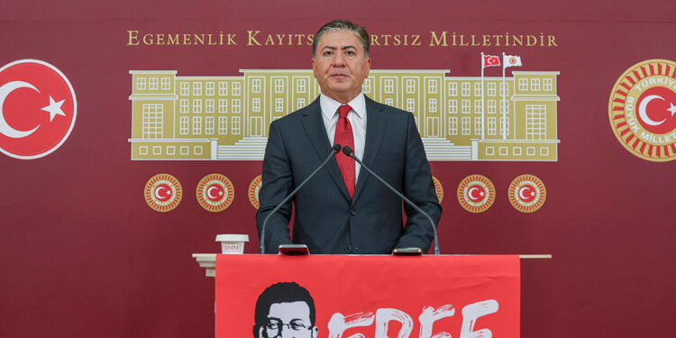 Hiç kimseyle anayasa masasına oturmayacağız